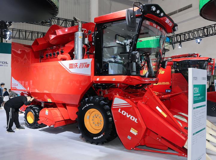 农业农村部召开全国农业机械化工作暨“三夏”农机作业服务保障部署会议